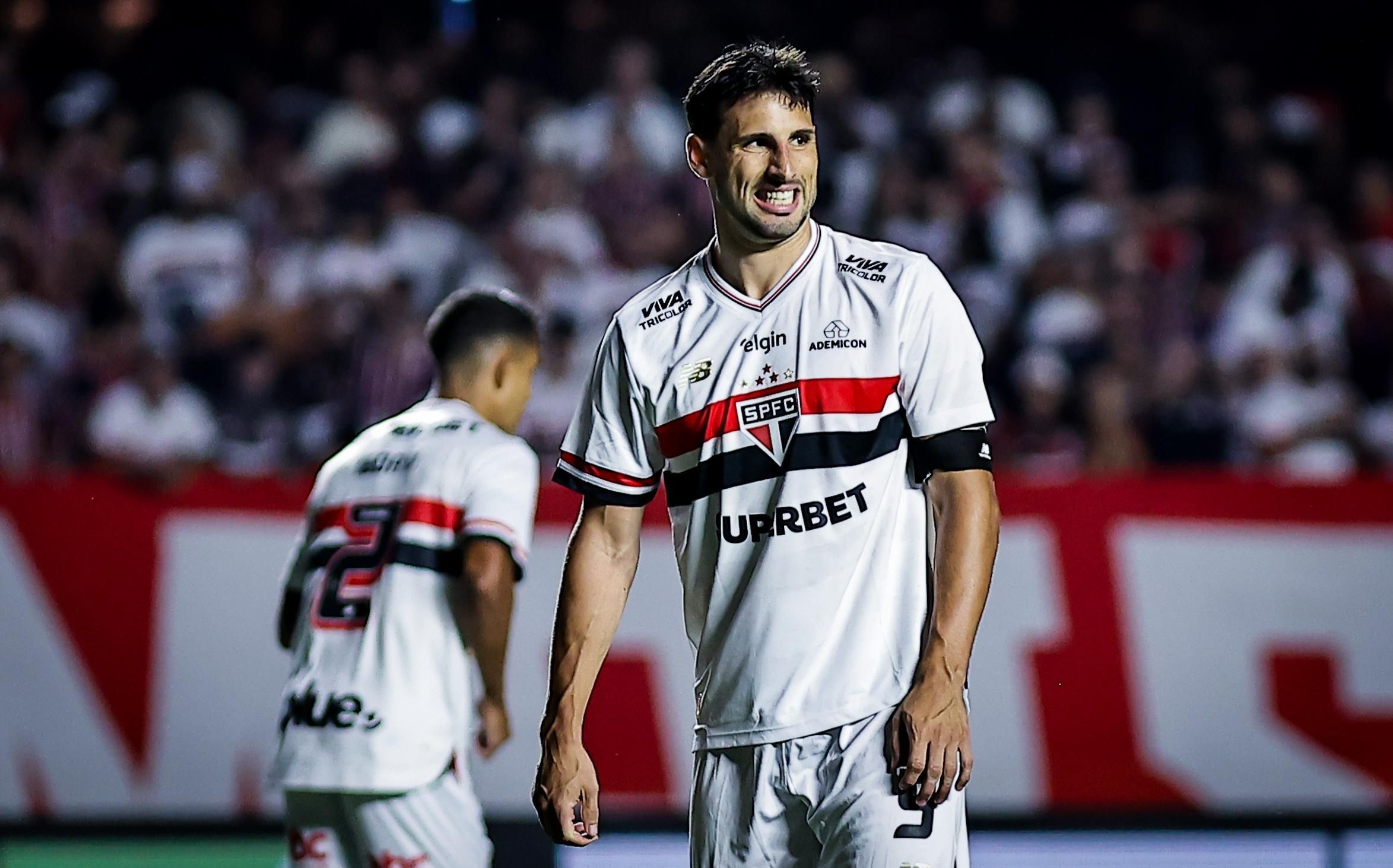 Calleri isola pênalti, e São Paulo fica no empate com o Sport pelo Brasileiro