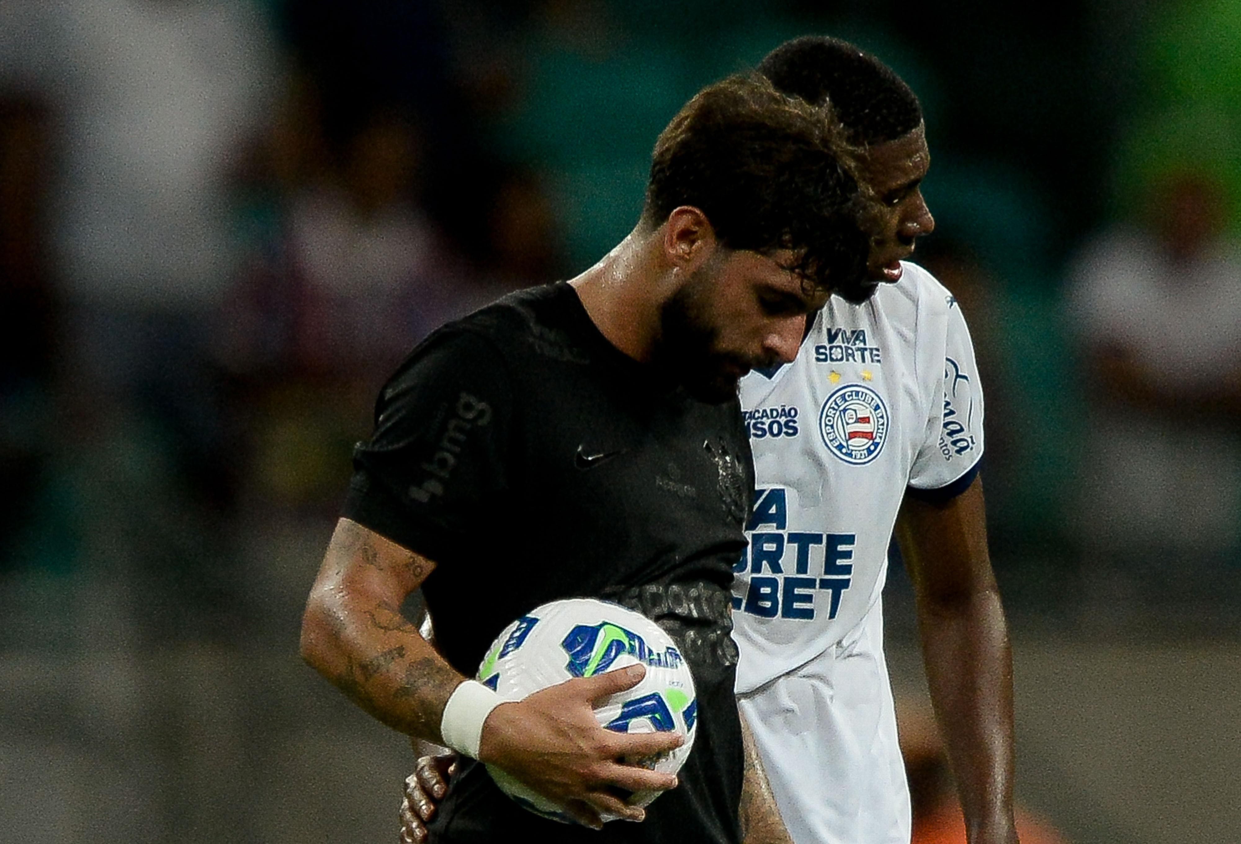 Emiliano, do Corinthians, abre o jogo sobre situação física de Yuri Alberto
