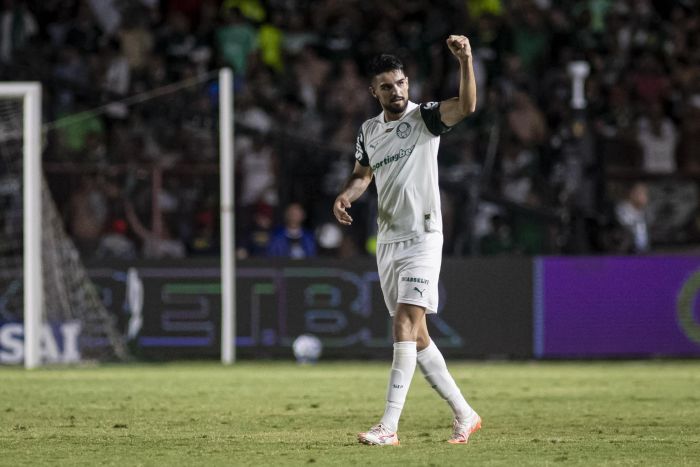 López converteu o primeiro pênalti marcado para o Palmeiras contra o Sport López converteu o primeiro pênalti marcado para o Palmeiras contra o Sport