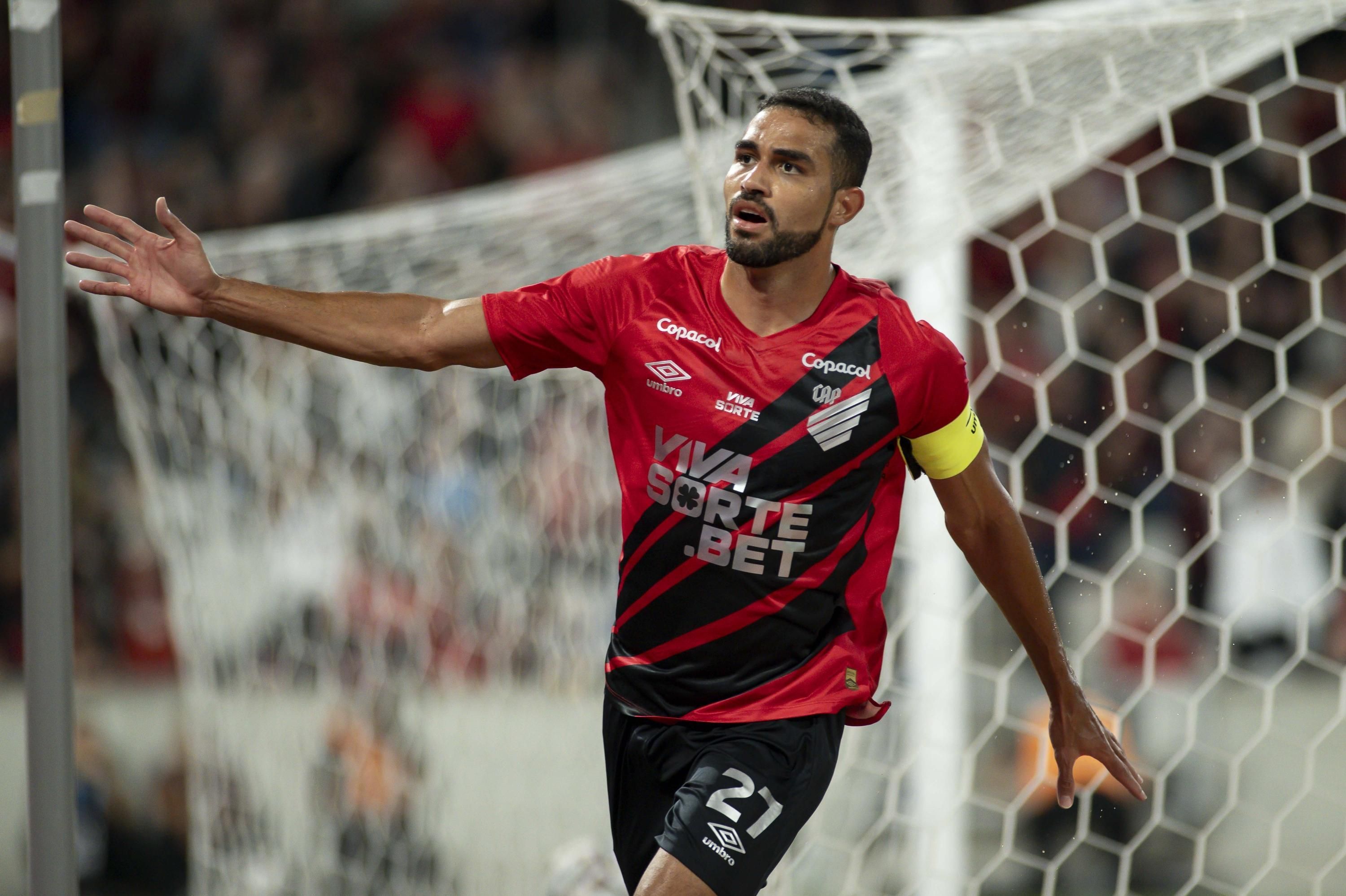 Kardec marca, Athletico-PR vence Criciúma e mantém 100% na Série B