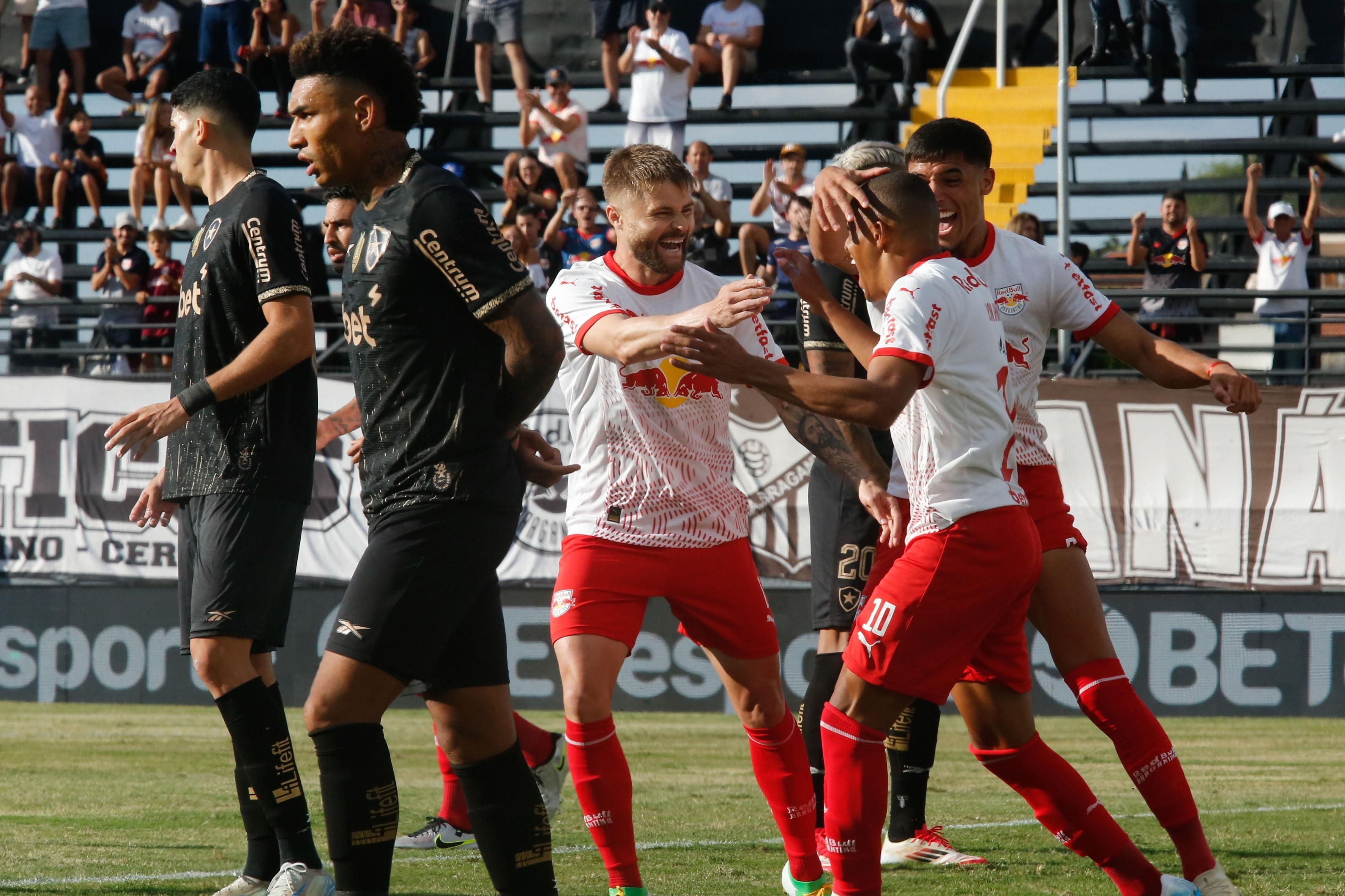 RB Bragantino bate Botafogo e conquista primeira vitória no Brasileirão