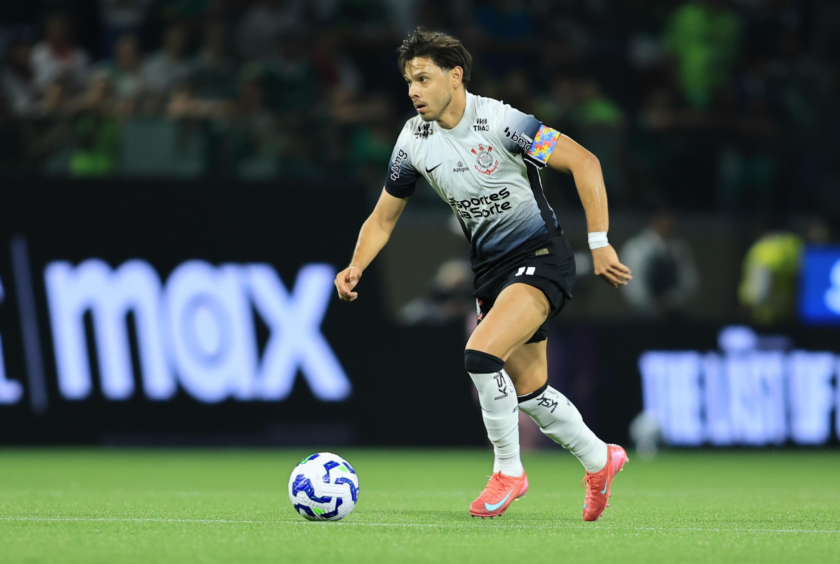 Romero, do Corinthians, relata xenofobia da torcida do Palmeiras e faz desabafo