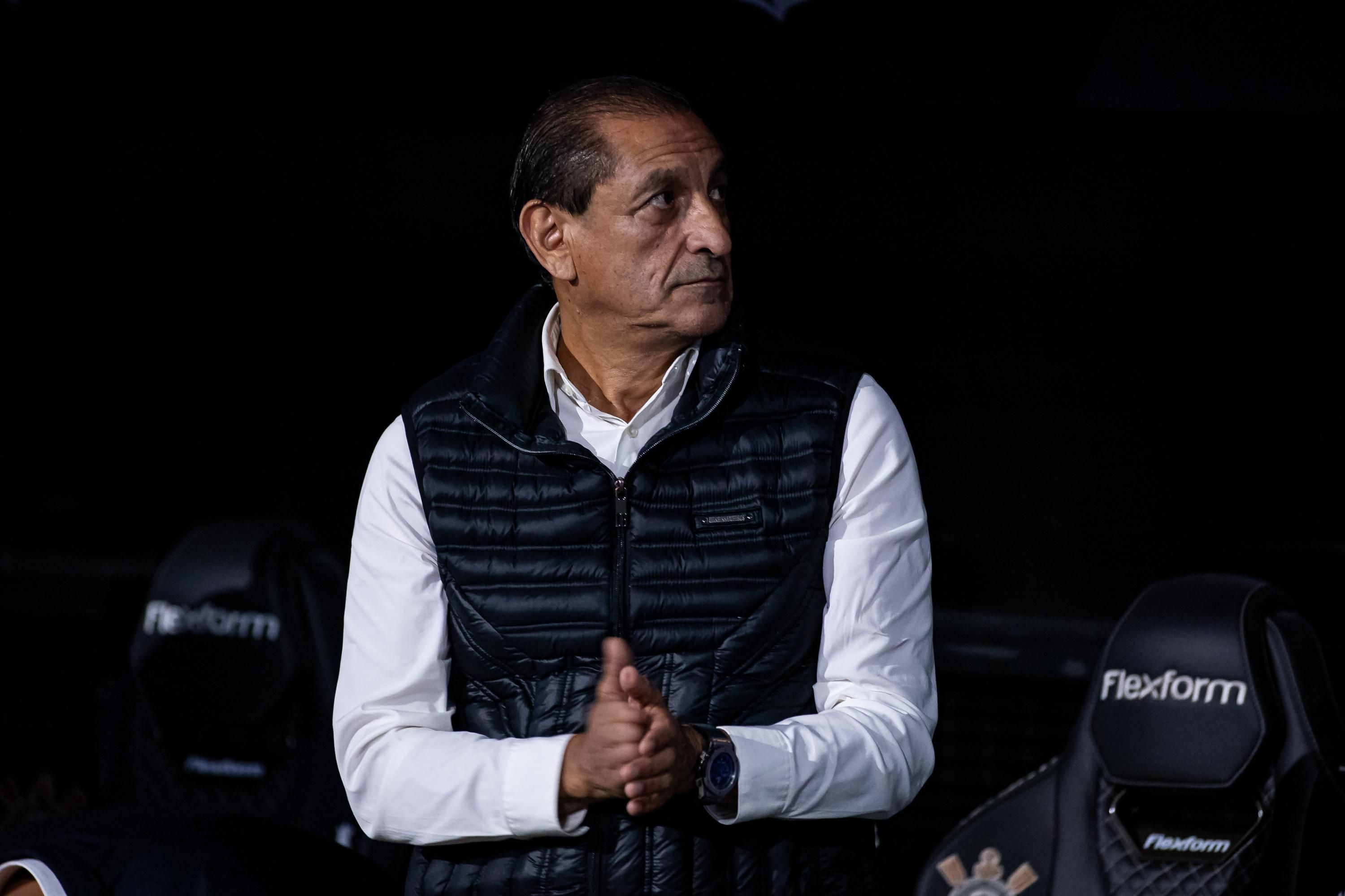 Ramón Díaz balança no Corinthians, e Dorival ganha força nos bastidores