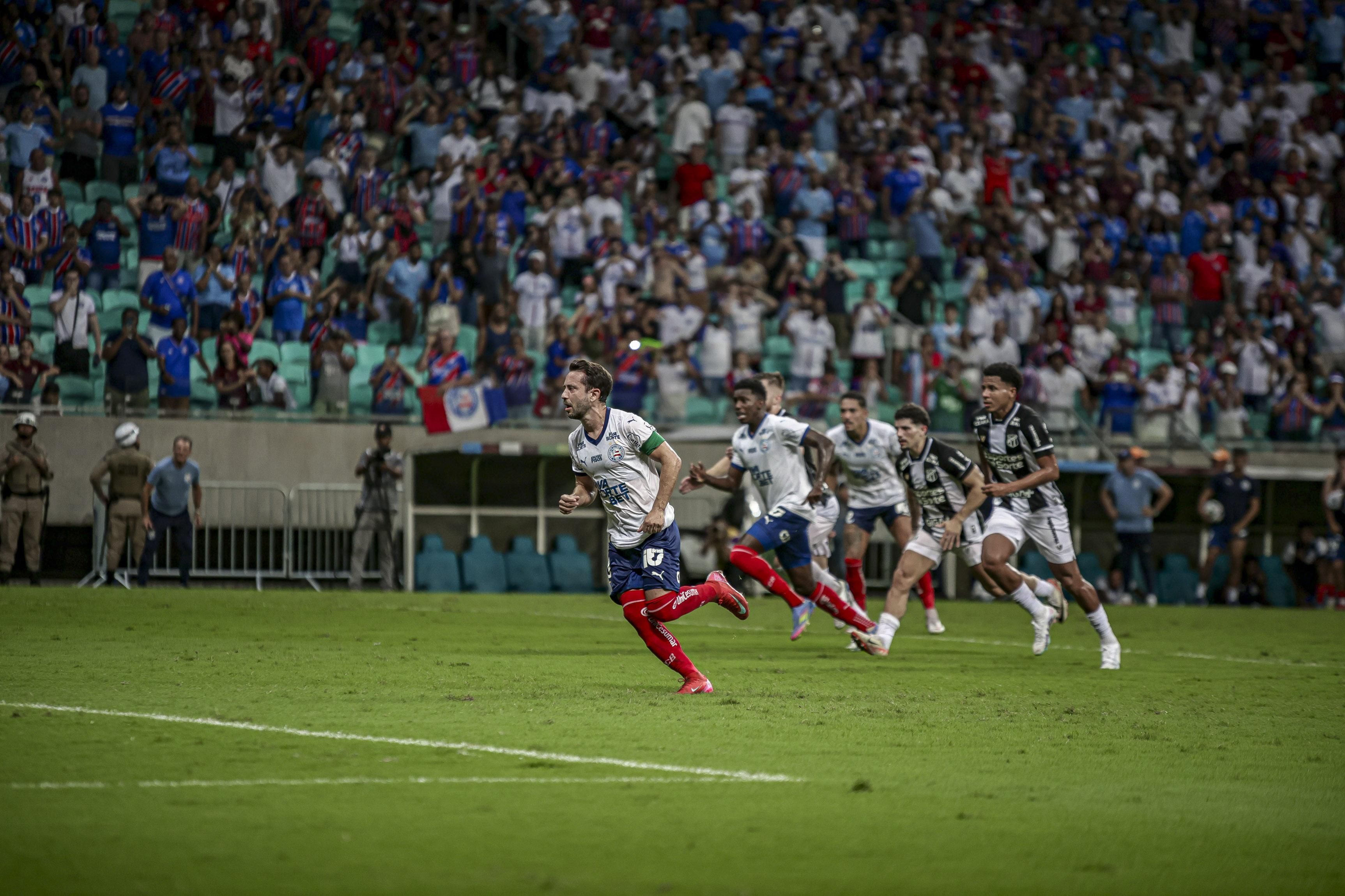 Everton Ribeiro decide, Bahia vence Ceará e coloca Atlético no Z4 do Brasileiro
