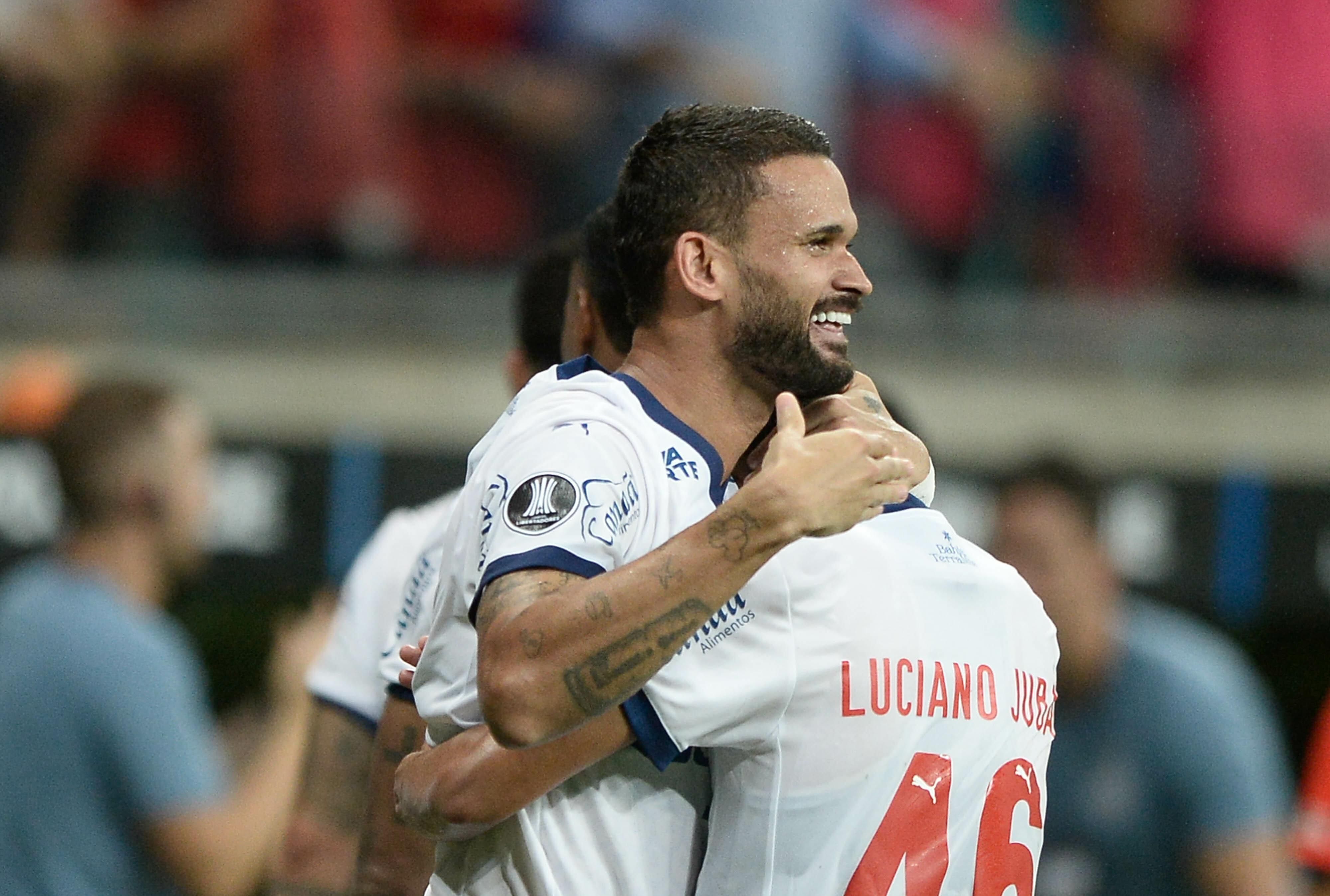 Willian José decide, Bahia vence Atlético Nacional e lidera grupo na Libertadores