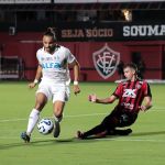 Grêmio sai na frente, Vitória empata, e clubes dividem pontos no Brasileirão