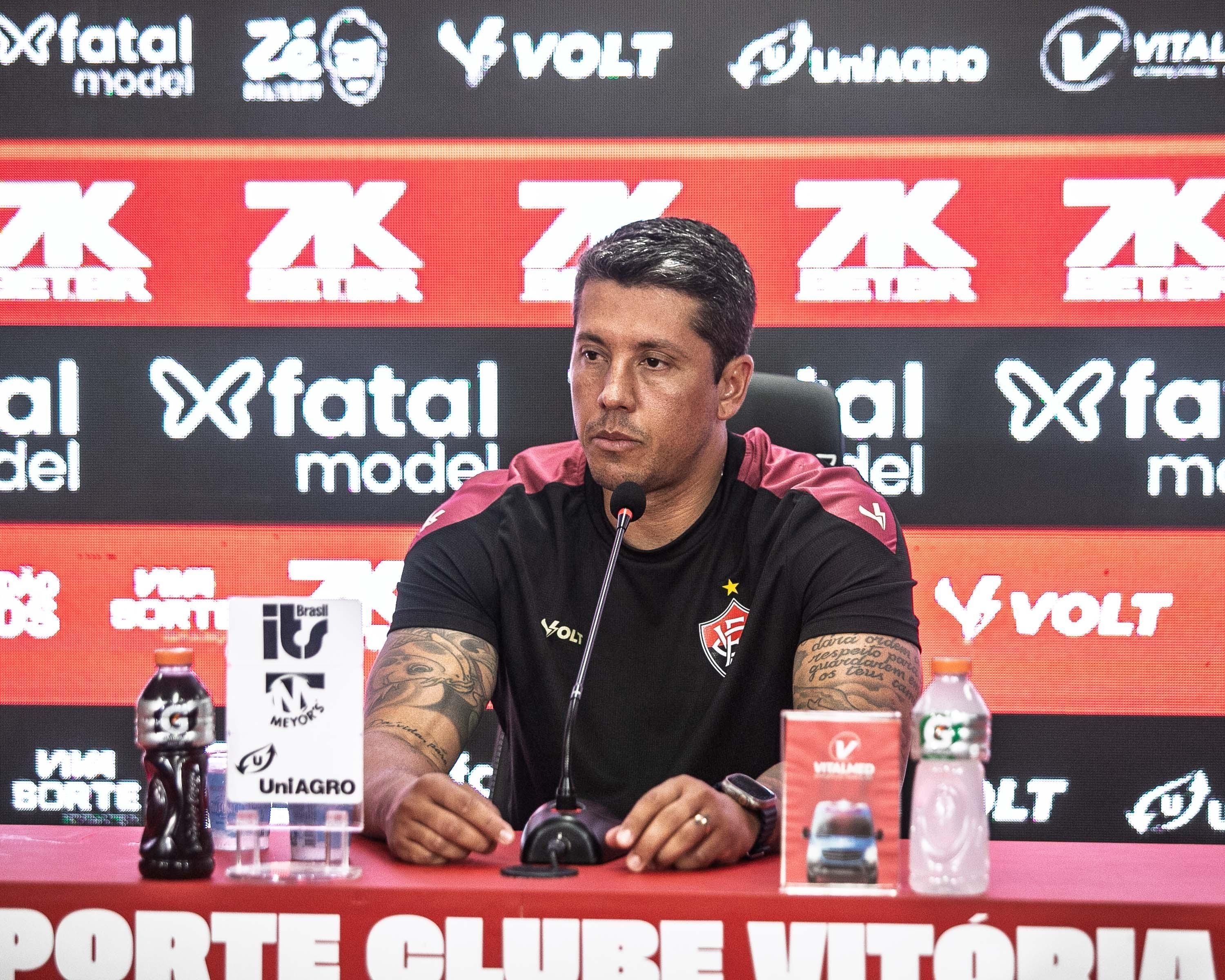 Carpini surpreende e valoriza ponto conquistado diante do Grêmio no Barradão
