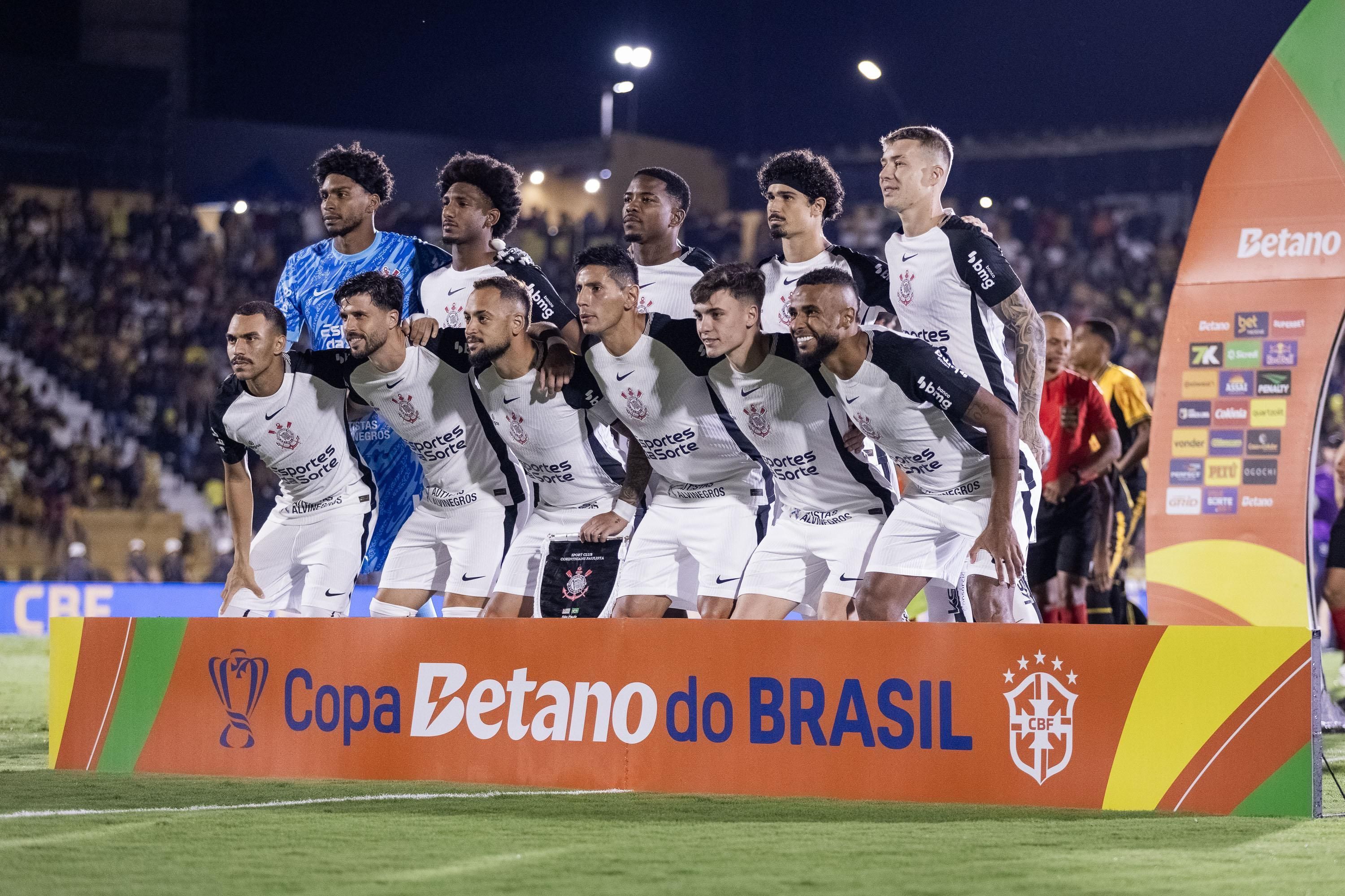 Hugo Souza exalta Dorival após vitória do Corinthians contra o Novorizontino