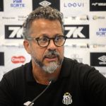 Santos: Cléber Xavier nega medo de luta contra o rebaixamento no Brasileiro