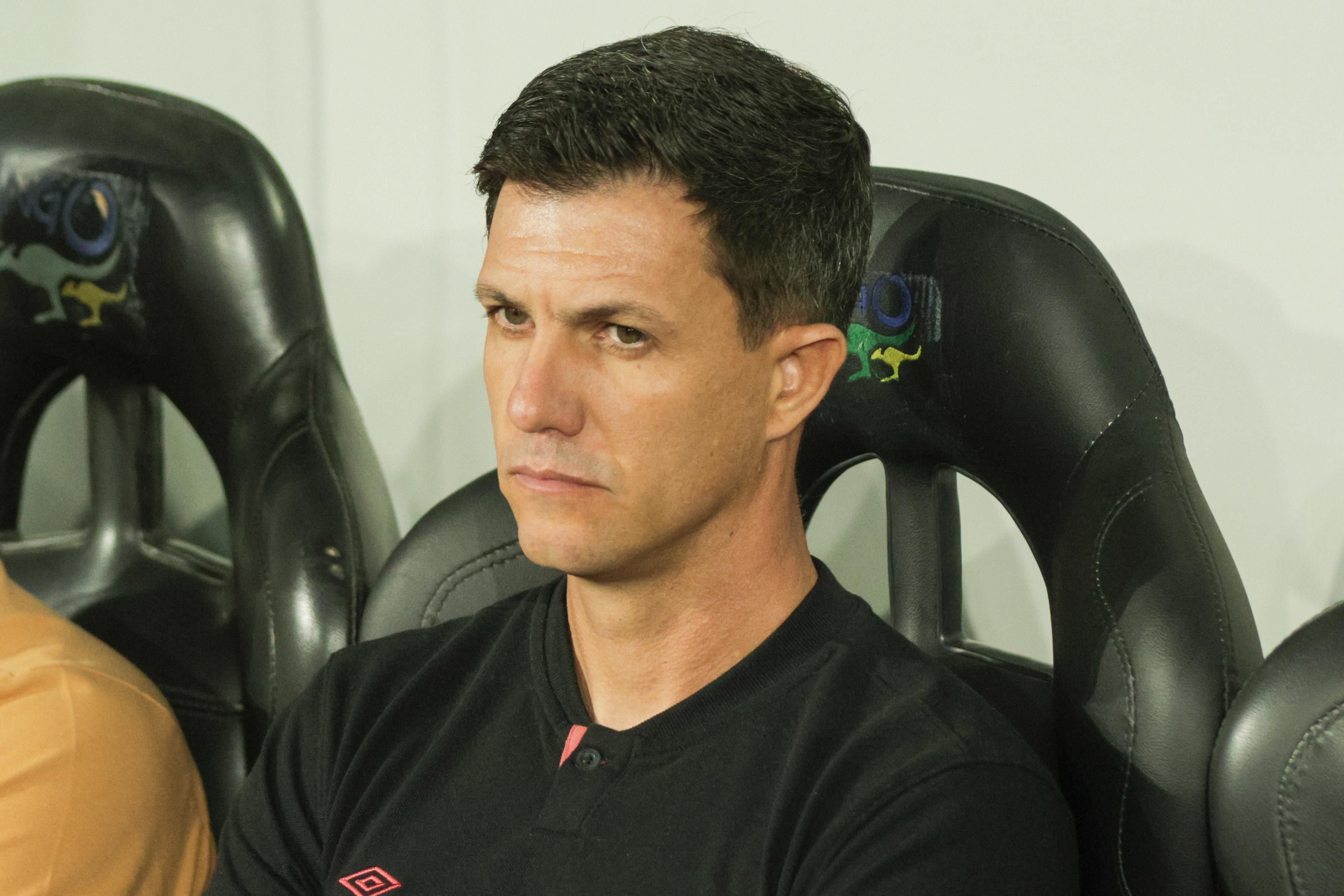 Mauricio Barbieri não é mais técnico do Athletico-PR