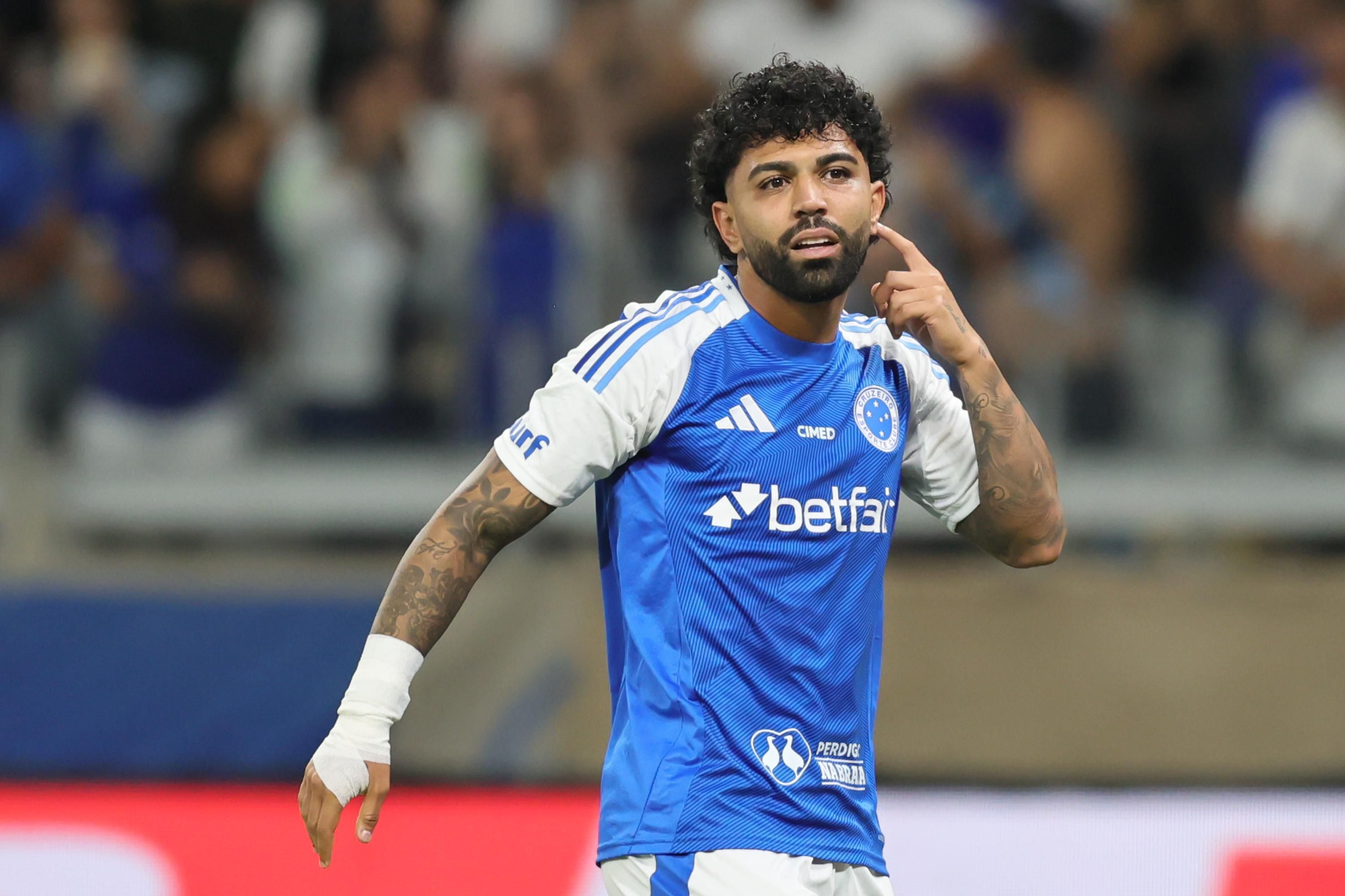Gabigol decide, e Cruzeiro vence Flamengo em jogo histórico pelo Brasileiro
