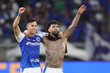 Festa do Cruzeiro após a vitória sobre o Flamengo; Gabigol, Kaio Jorge, Jardim, Cássio, Raposão e companhia foram à loucura no Mineirão
