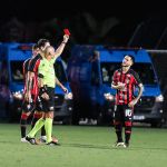 Meia do Vitória é expulso e vira desfalque para o clássico Ba-Vi