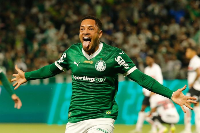 Vitor Roque brilhou e garantiu vitória do Palmeiras