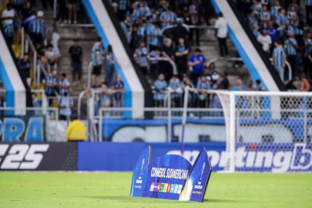 Grêmio ainda tenta a primeira colocação do Grupo D, mas não depende apenas de si