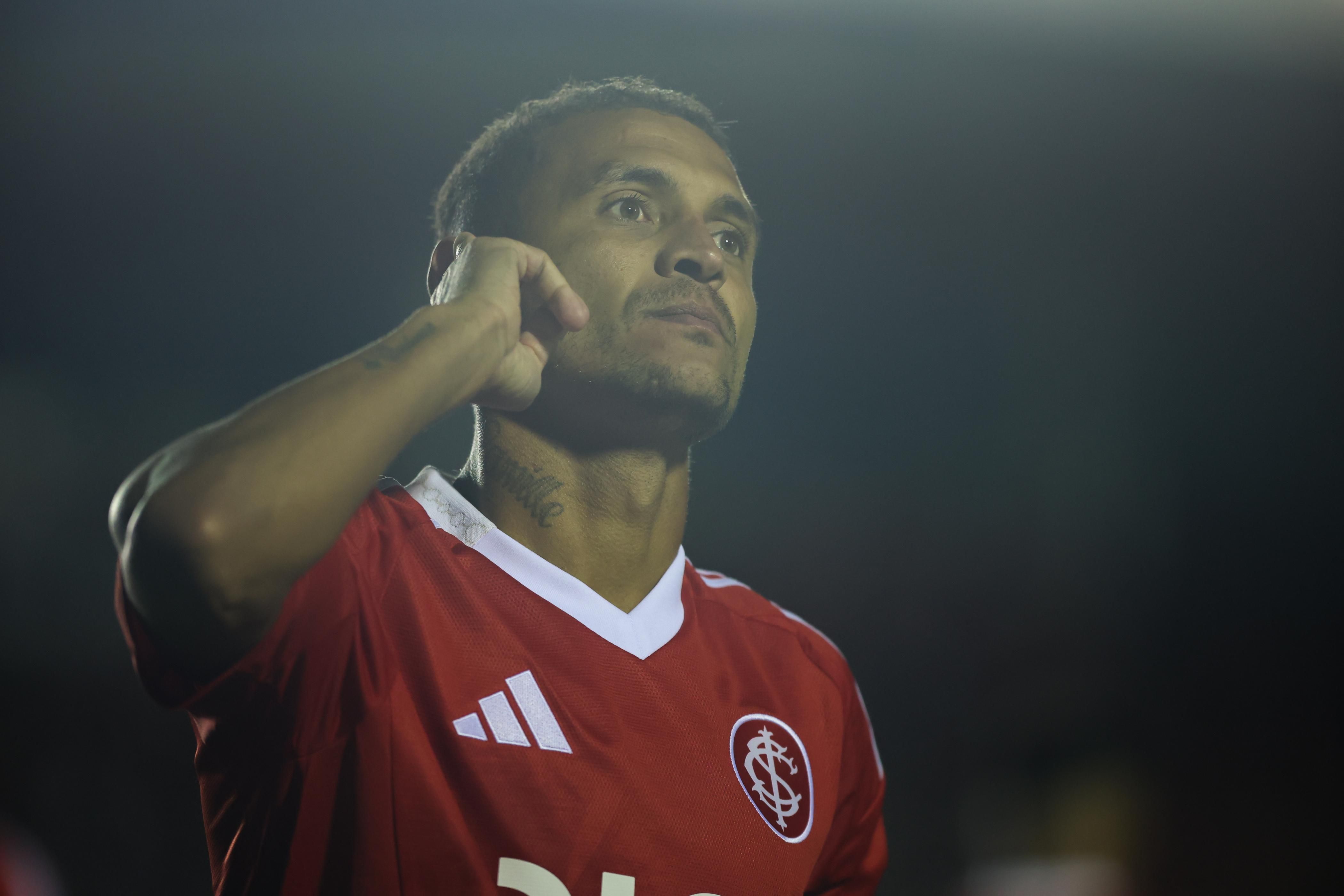 Alan Patrick, do Internacional, explica pênaltis perdidos e revela expectativa por Seleção