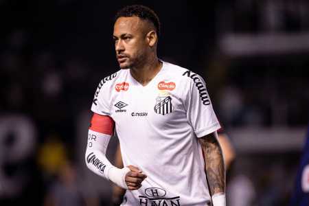 Neymar, do Santos, durante partida contra o Atlético, pelo Brasileirão