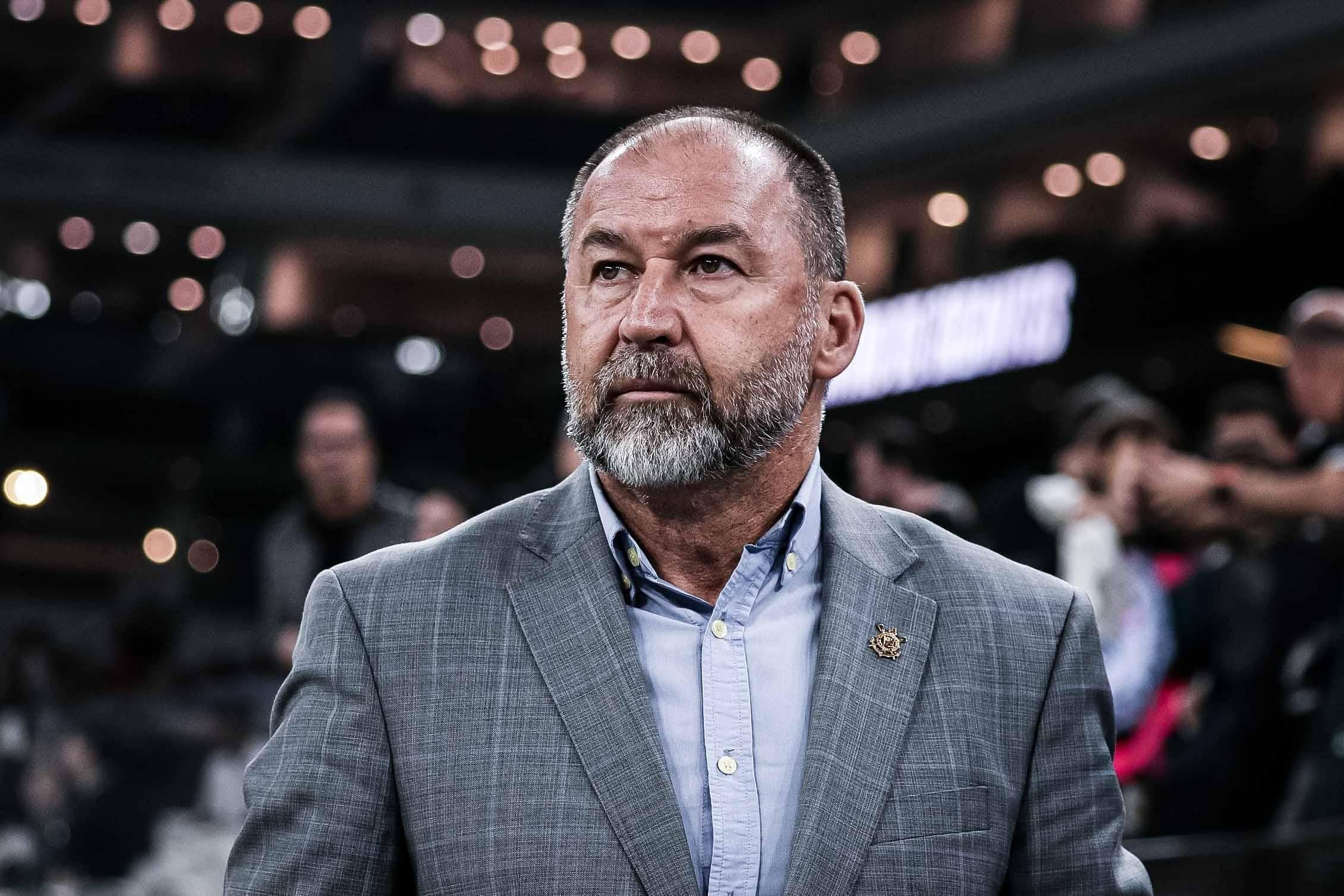 Augusto Melo deixa Parque São Jorge e entende que retomou presidência do Corinthians