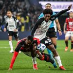 Sob olhares de Ancelotti, Corinthians e Vitória empatam pelo Brasileiro