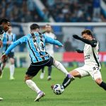Grêmio e Corinthians empatam e perdem chance de subir na tabela do Brasileirão