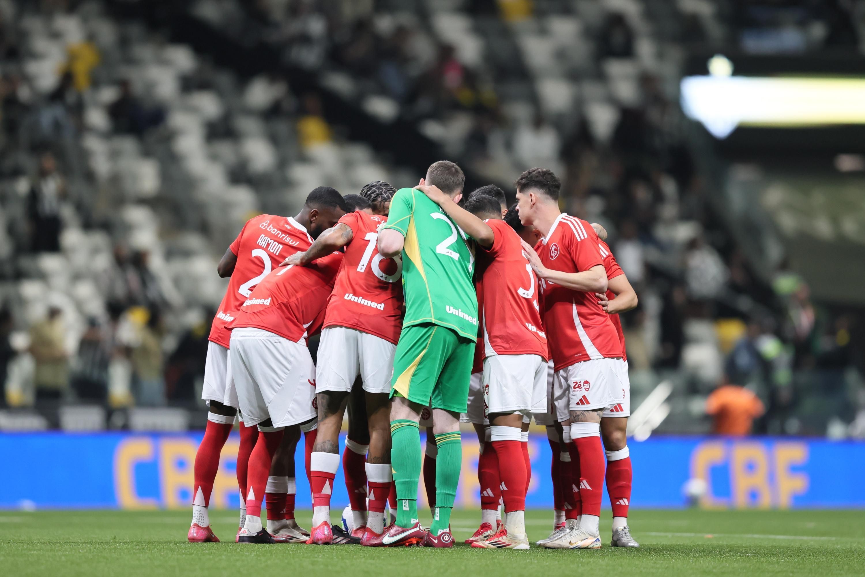 Inter entra em férias pressionado pelo ingresso no Z4 do Brasileirão