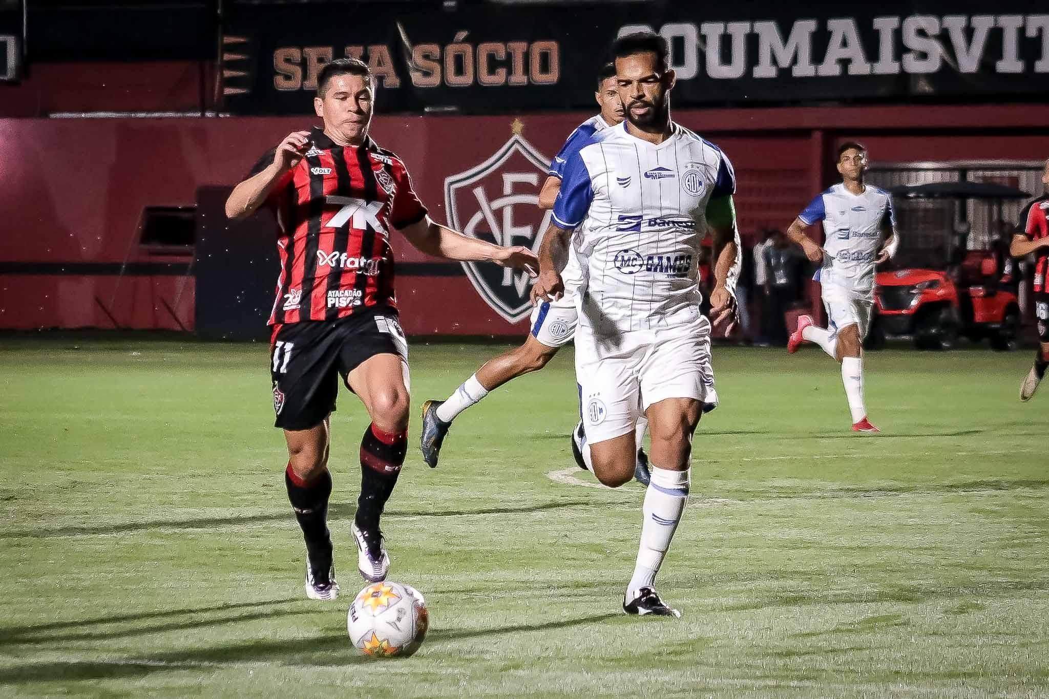 Confiança surpreende, bate o Vitória e é o primeiro semifinalista da Copa do Nordeste