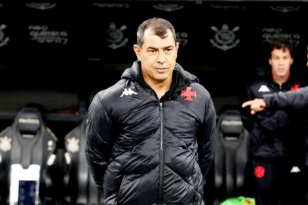 Fábio Carille quando ainda comandava o Vasco, seu último clube