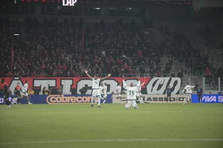 Athletico-PR conquistou 13 de 27 pontos possíveis na Arena da Baixada pela Série B