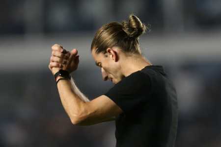 Neymar desencantou no Brasileiro e garantiu a vitória do Santos sobre o Flamengo