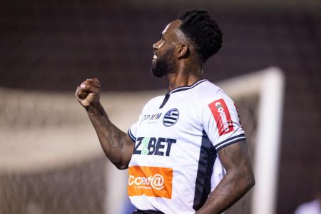David Braga fez o gol da virada do Athletic contra a Ferroviária