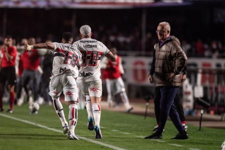 Luciano balançou as redes no jogo entre São Paulo e Corinthians