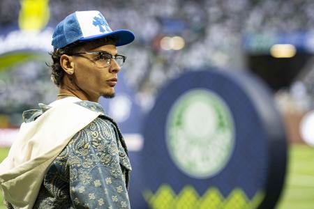 Vendido pelo Palmeiras, Ríos foi cortado do jogo contra o Atlético