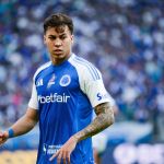 Tencati questiona pênalti marcado para o Cruzeiro contra o Juventude