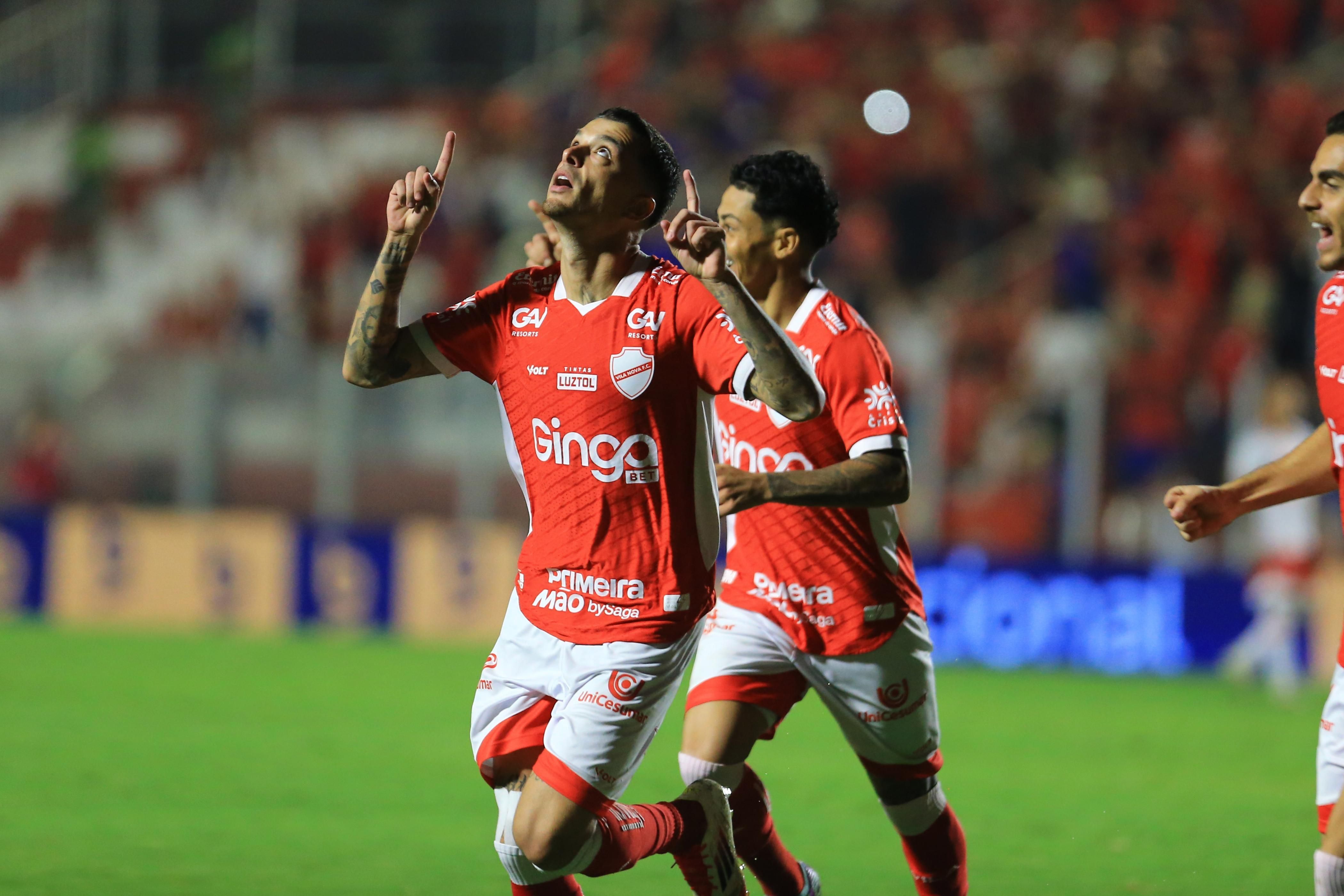 Vila Nova brilha em casa, supera CRB em crise e entra no G4 da Série B