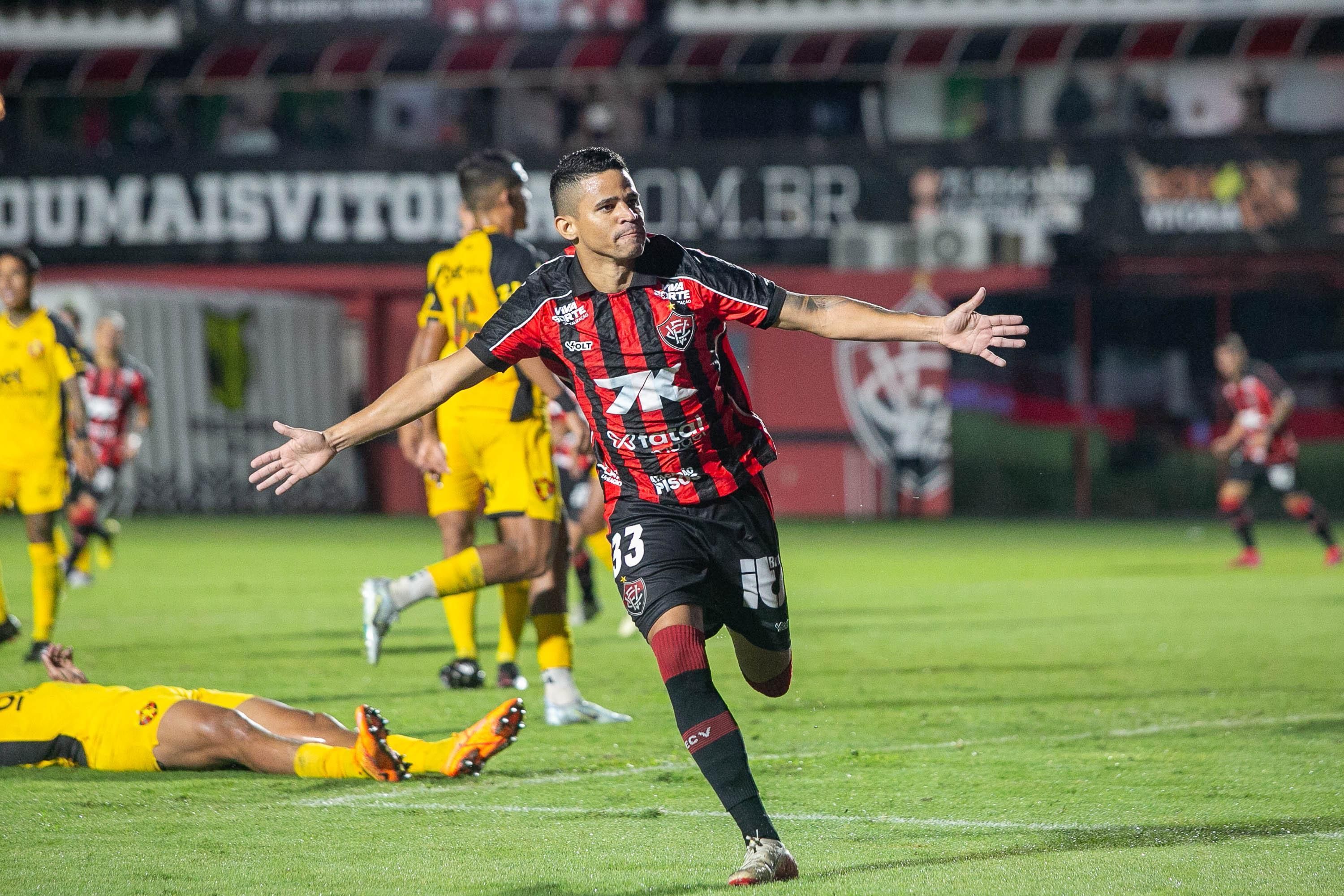 Erick desencanta pelo Vitória, mas vira desfalque contra o Mirassol