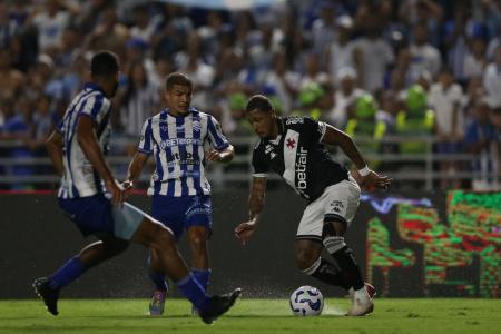 Vasco e CSA empataram sem gols pelo jogo de ida da Copa do Brasil, em Maceió