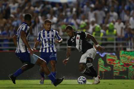 Vasco e CSA empataram sem gols pelo jogo de ida da Copa do Brasil, em Maceió