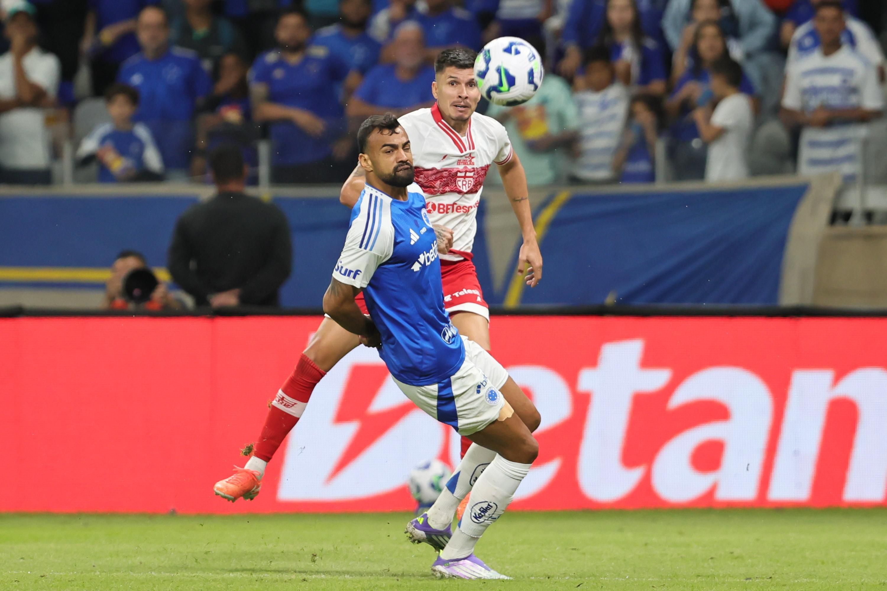 Cruzeiro para na marcação do CRB e só empata na ida das oitavas da Copa do Brasil