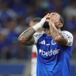 Torcida do Cruzeiro vaia time após empate com CRB na Copa do Brasil
