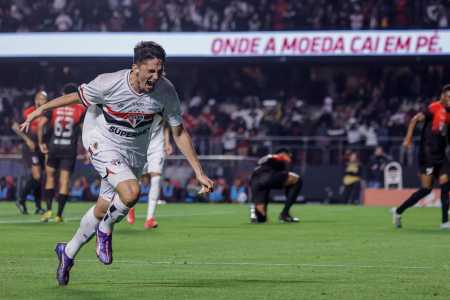 Pablo Maia comemora gol durante Partida entre São Paulo e Athletico-PR