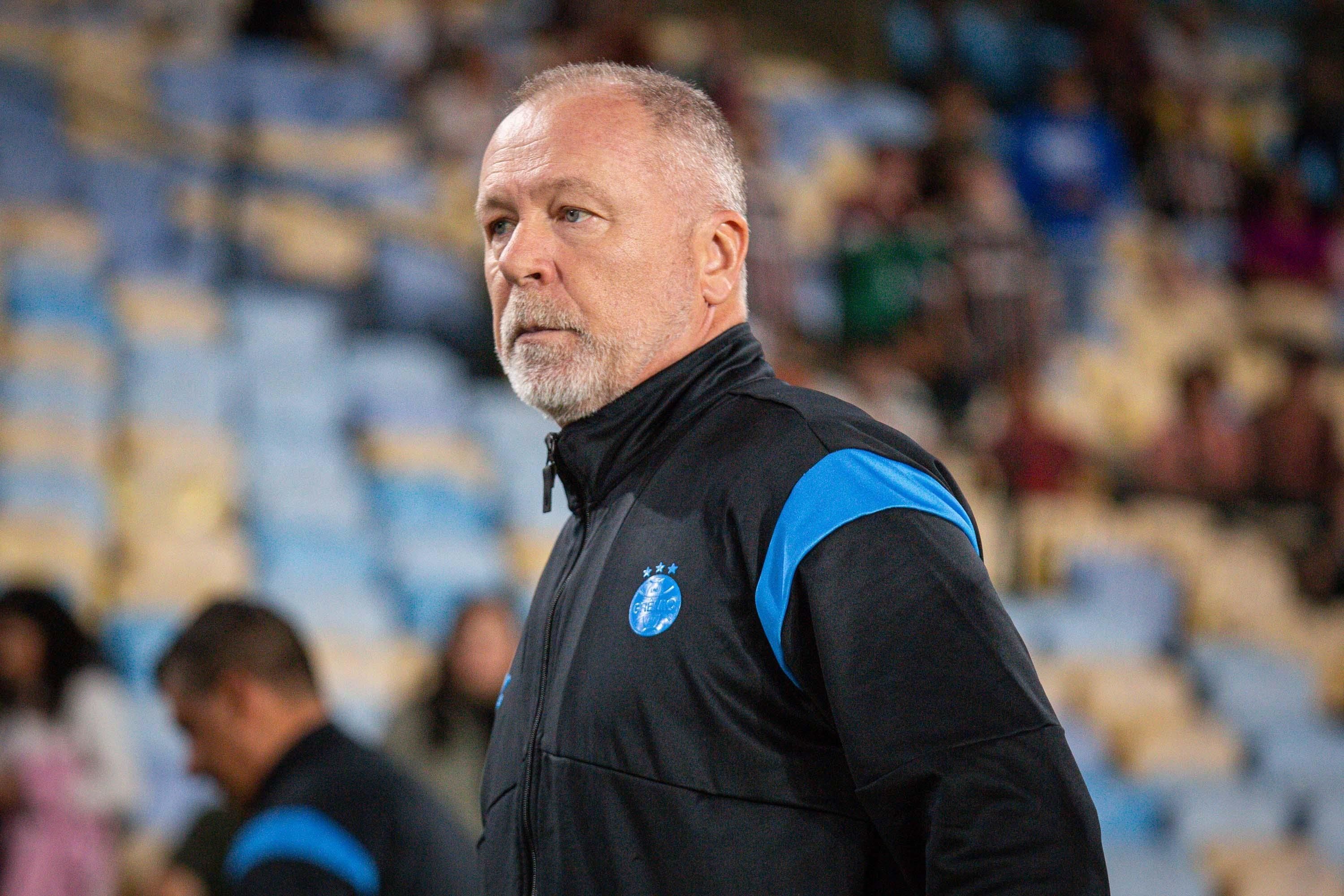 Mano cita desconcentração do Grêmio em derrota: 'Entregamos para o adversário'
