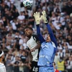 Destaque contra o Corinthians, goleiro do Fortaleza é elogiado após estreia