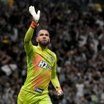 Everson brilha nos pênaltis, Atlético elimina Flamengo e vai às quartas da Copa do Brasil