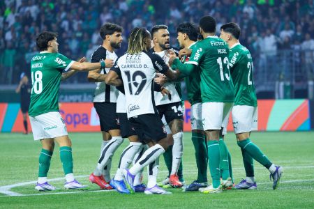 Jogadores de Palmeiras e Corinthians se estranharam durante o Dérbi