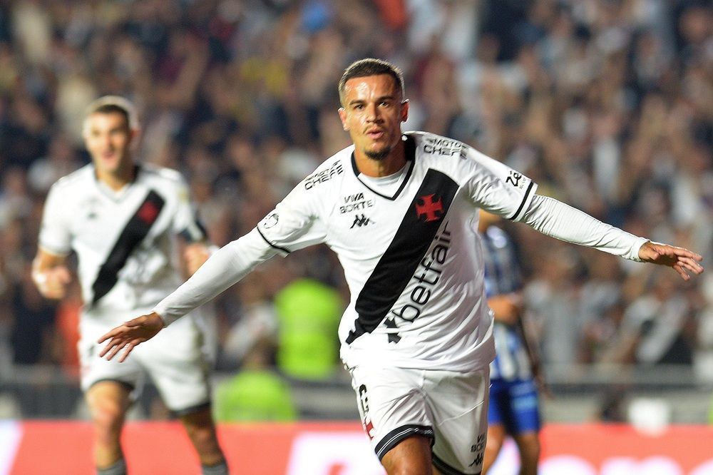 Vasco atropela o CSA no primeiro tempo e se classifica na Copa do Brasil