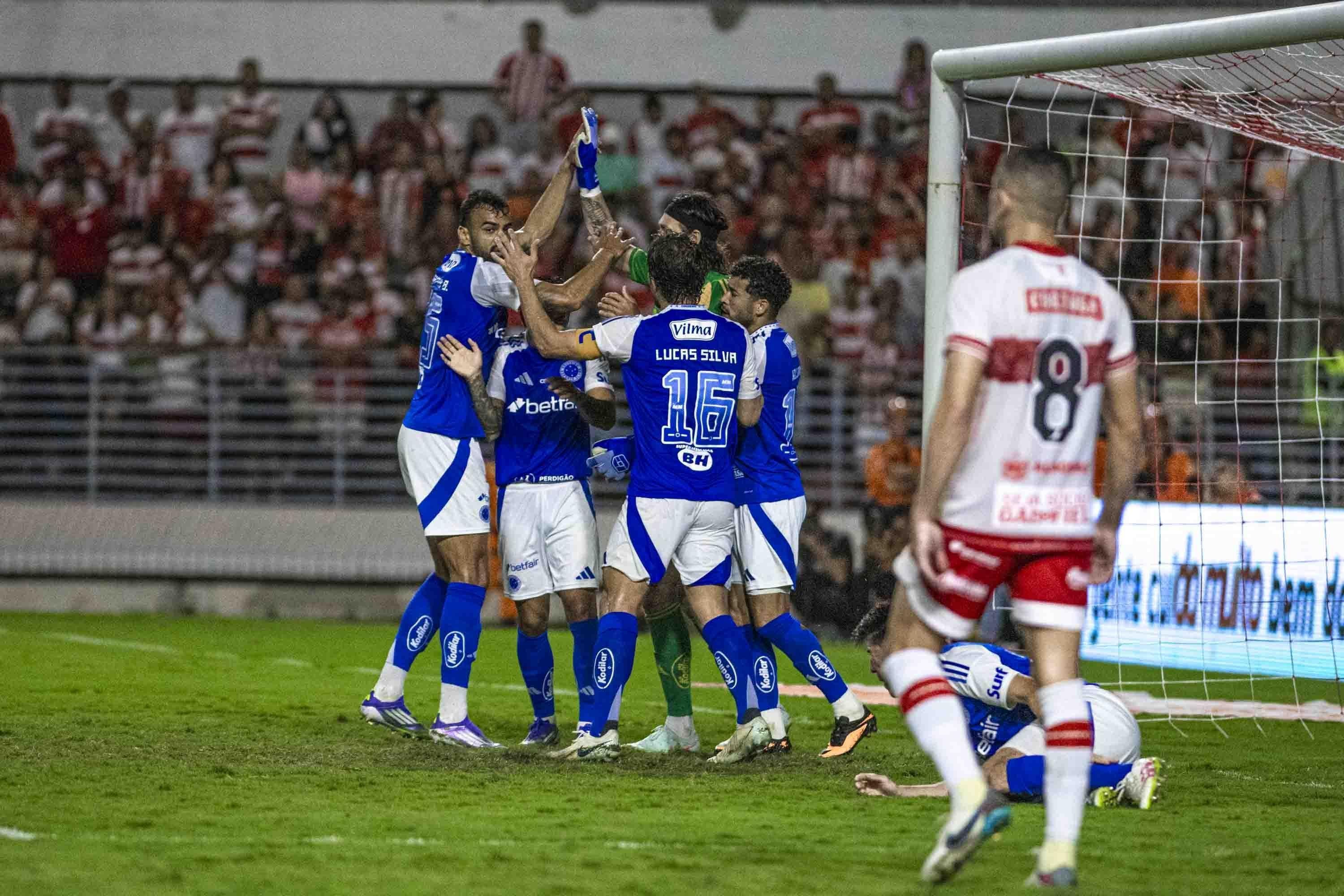 CRB 0 x 2 Cruzeiro: veja quem foi eleito o melhor em campo