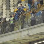 Torcedores do Godoy Cruz se envolvem em pancadaria com a polícia na Arena MRV