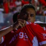 Com gol-relâmpago, Vila Nova derrota Goiás em clássico e cola no G4 da Série B
