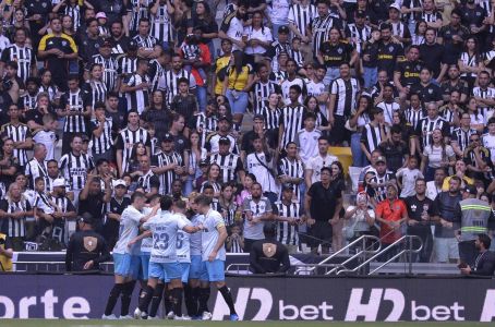 Grêmio bateu o Atlético e espantou a crise no Brasileirão