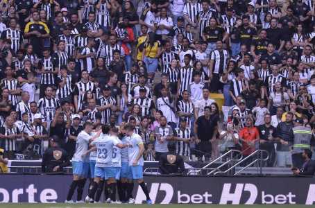 Grêmio bateu o Atlético e espantou a crise no Brasileirão